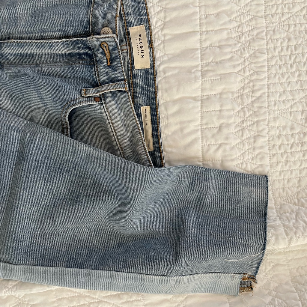 Mom Jean Two-Tone Style Cropped Ankle